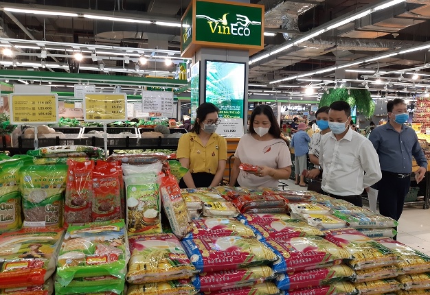 Hà Nội Đẩy mạnh bình ổn thị trường hàng thiết yếu và bảo vệ quyền lợi người tiêu dùng