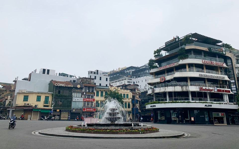 Hà Nội khuyến cáo người dân không ra khỏi nhà khi không cần thiết