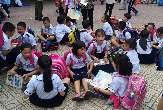 TP. Hồ Chí Minh Kiểm tra việc sử dụng sách giáo khoa, sách tham khảo lớp 1 sau sự việc 23 đầu sách