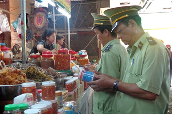 Phát hiện hơn 10.000 cơ sở vi phạm an toàn thực phẩm tại Hà Nội