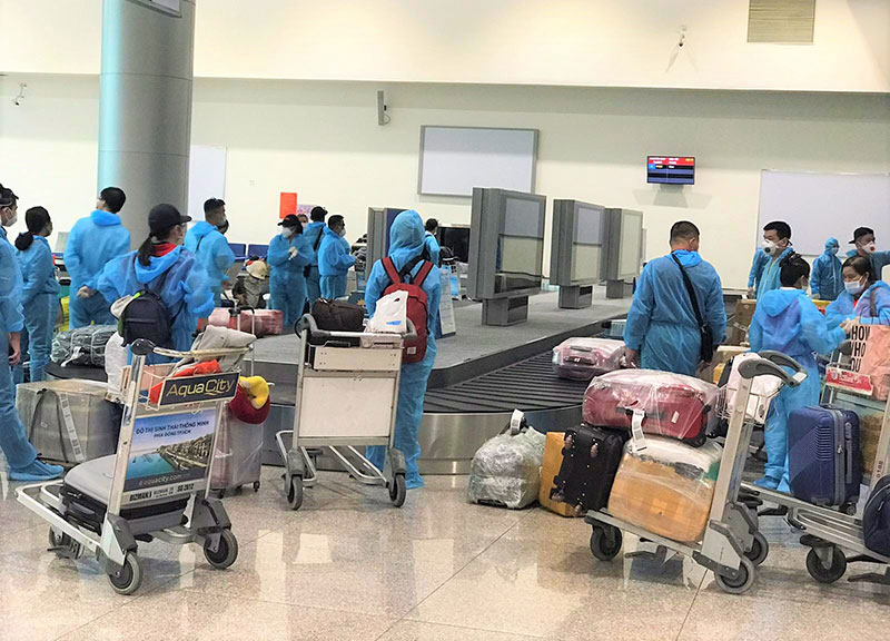 Đón hơn 240 công dân Việt Nam từ Ukraine về nước