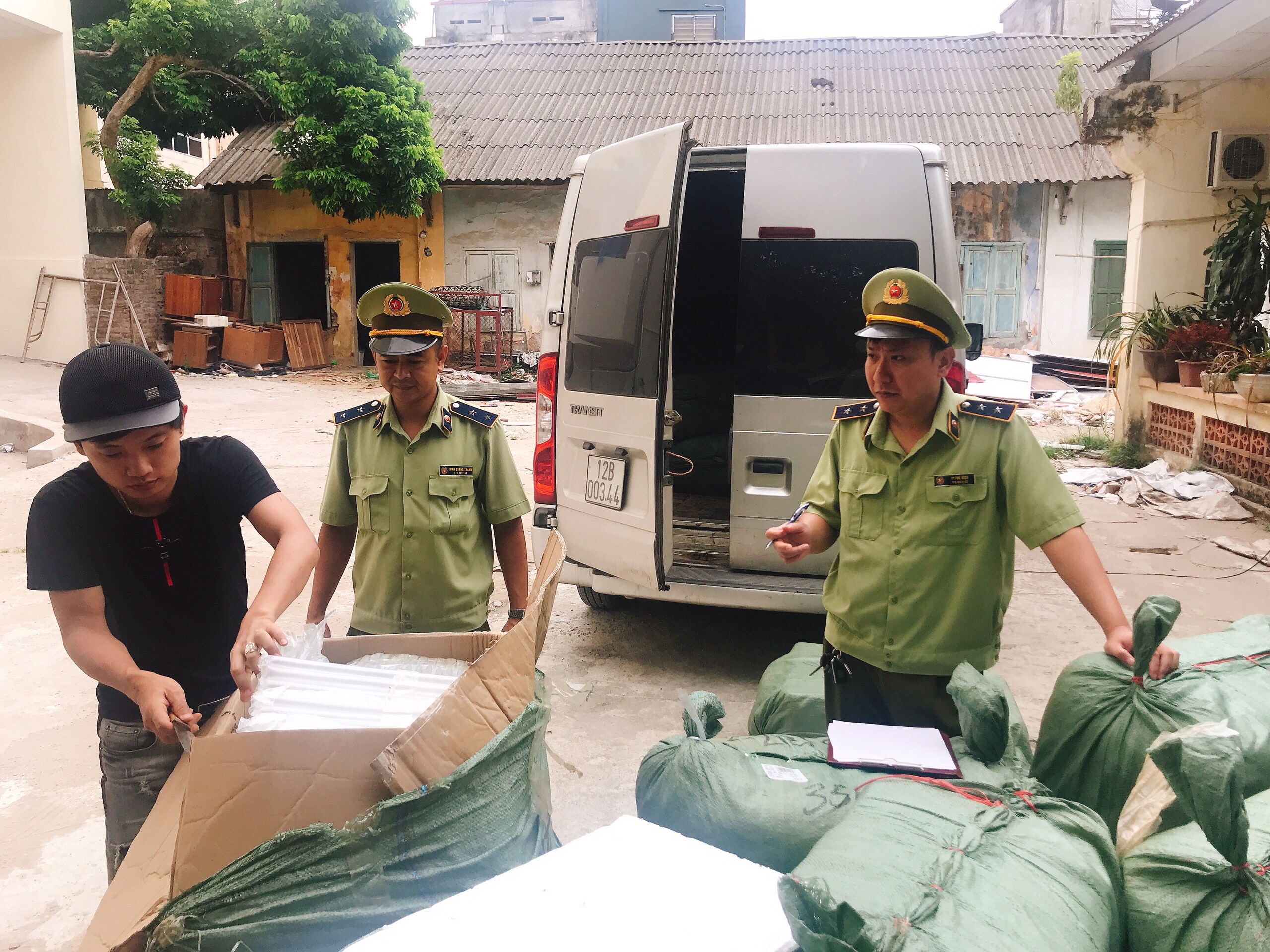 Tháng 82020, xử lý hơn 1.100 vụ hàng hóa vi phạm trong lĩnh vực Hải Quan