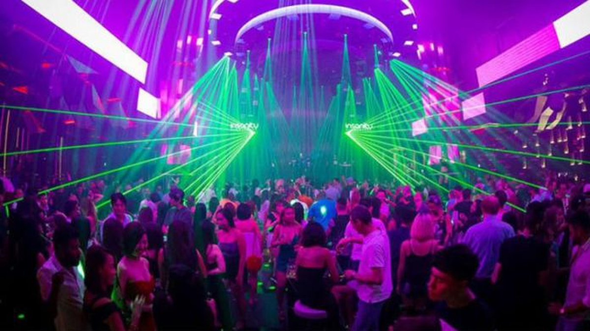 18h hôm nay, vũ trường, quán bả tại TPHCM được phép hoạt động trở lại