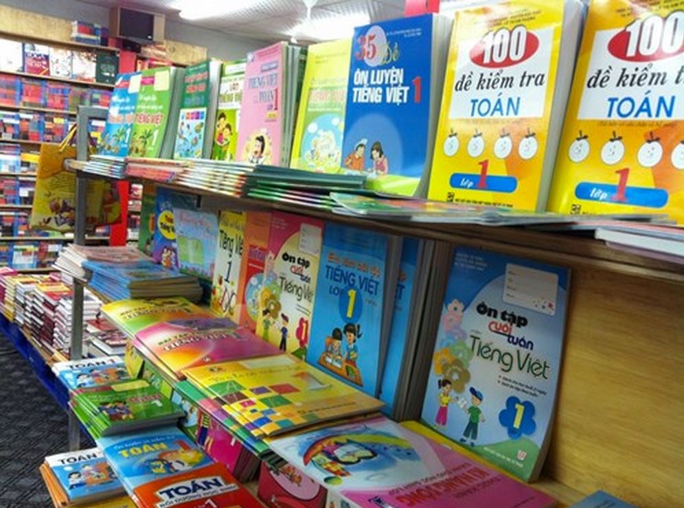 Các trường không được ép buộc học sinh phải mua sách tham khảo