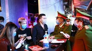 Hà Nội tiếp tục dừng hoạt động quán bar, karaoke đến khi hết dịch