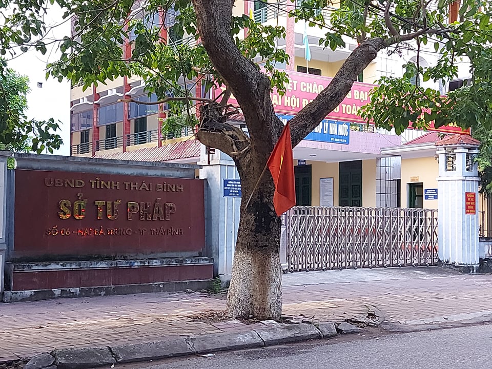 Bắt khẩn cấp nữ cán bộ Trung tâm dịch vụ đấu giá tài sản tỉnh Thái Bình