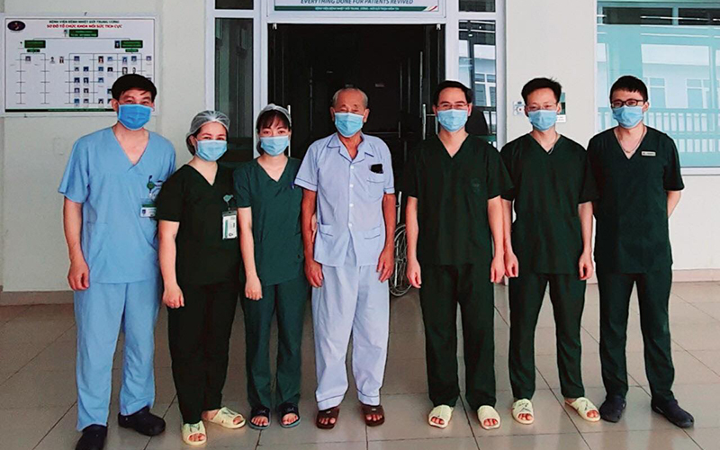 Hai bệnh nhân Covid-19 nặng nhất miền Bắc đã khỏi bệnh