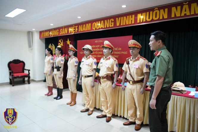 Bộ Công an nghiên cứu đổi mới trang phục cảnh sát giao thông