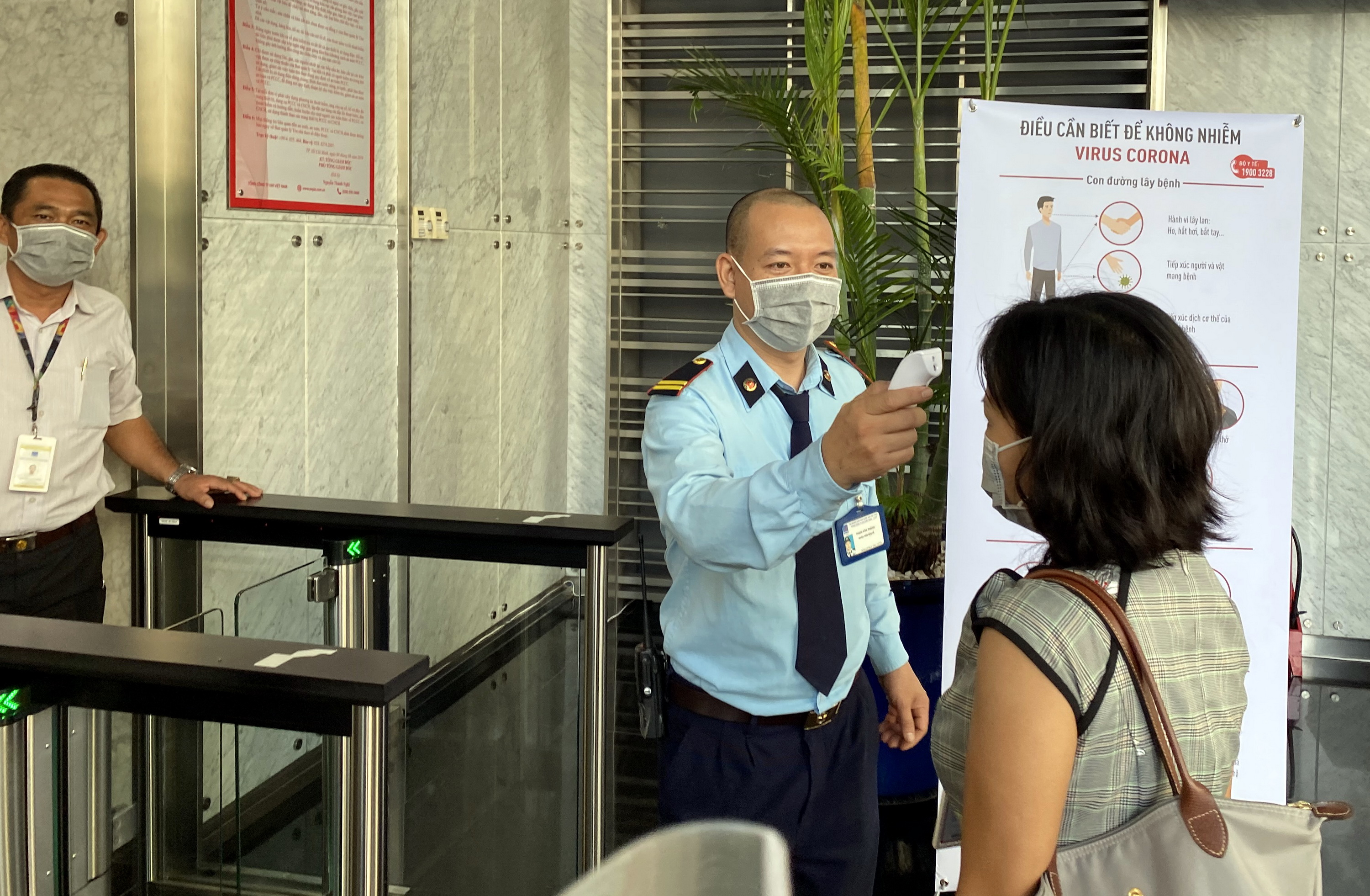 Cảnh báo 4 nhóm nguy cơ lây nhiễm dịch COVID-19 tại Việt Nam