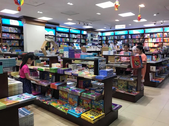 Hành vi ép buộc học sinh mua sách tham khảo sẽ bị xử lý nghiêm 