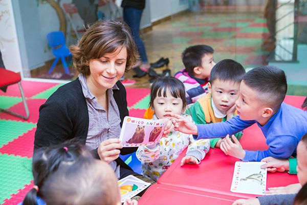 Đề xuất dạy tiếng Anh cho trẻ em mẫu giáo