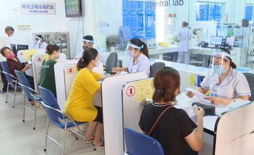 Nhân viên y tế, bệnh nhân, người nhà đến viện phải cài đặt, bật ứng dụng truy vết COVID-19