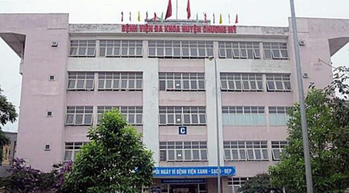 Lãnh đạo Bệnh viện ĐK huyện Chương Mỹ tổ chức thăm viếng, chia sẻ nỗi đau mất người thân cùng gia đình người nhà của sản phụ tử vong