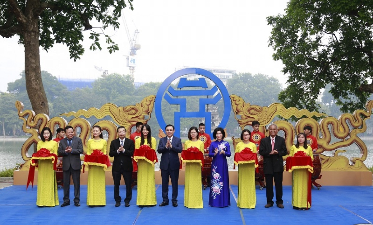 Khai mạc triển lãm “Thăng Long – Hà Nội Những dấu son lịch sử”