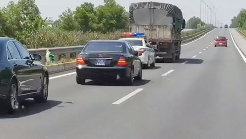 Xử nghiêm tài xế không nhường đường cho xe ưu tiên trên cao tốc Hà Nội - Hải Phòng - Quảng Ninh