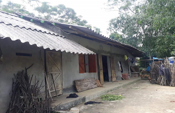 Xót xa người phụ nữ nghèo bệnh tật góa chồng cùng những người con bị bệnh thần kinh