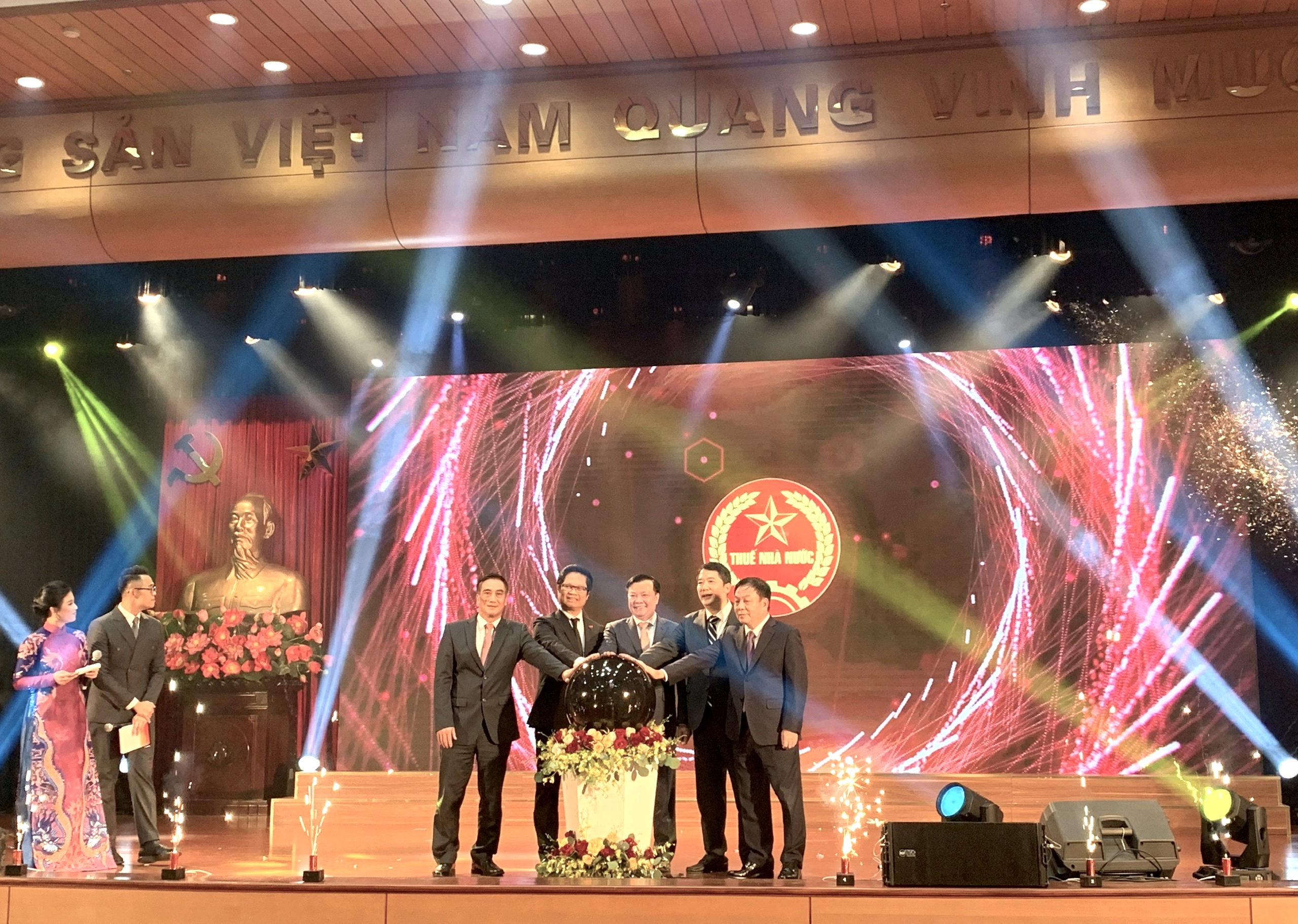 Chính thức kích hoạt hệ thống hỗ trợ thủ tục thuế điện tử