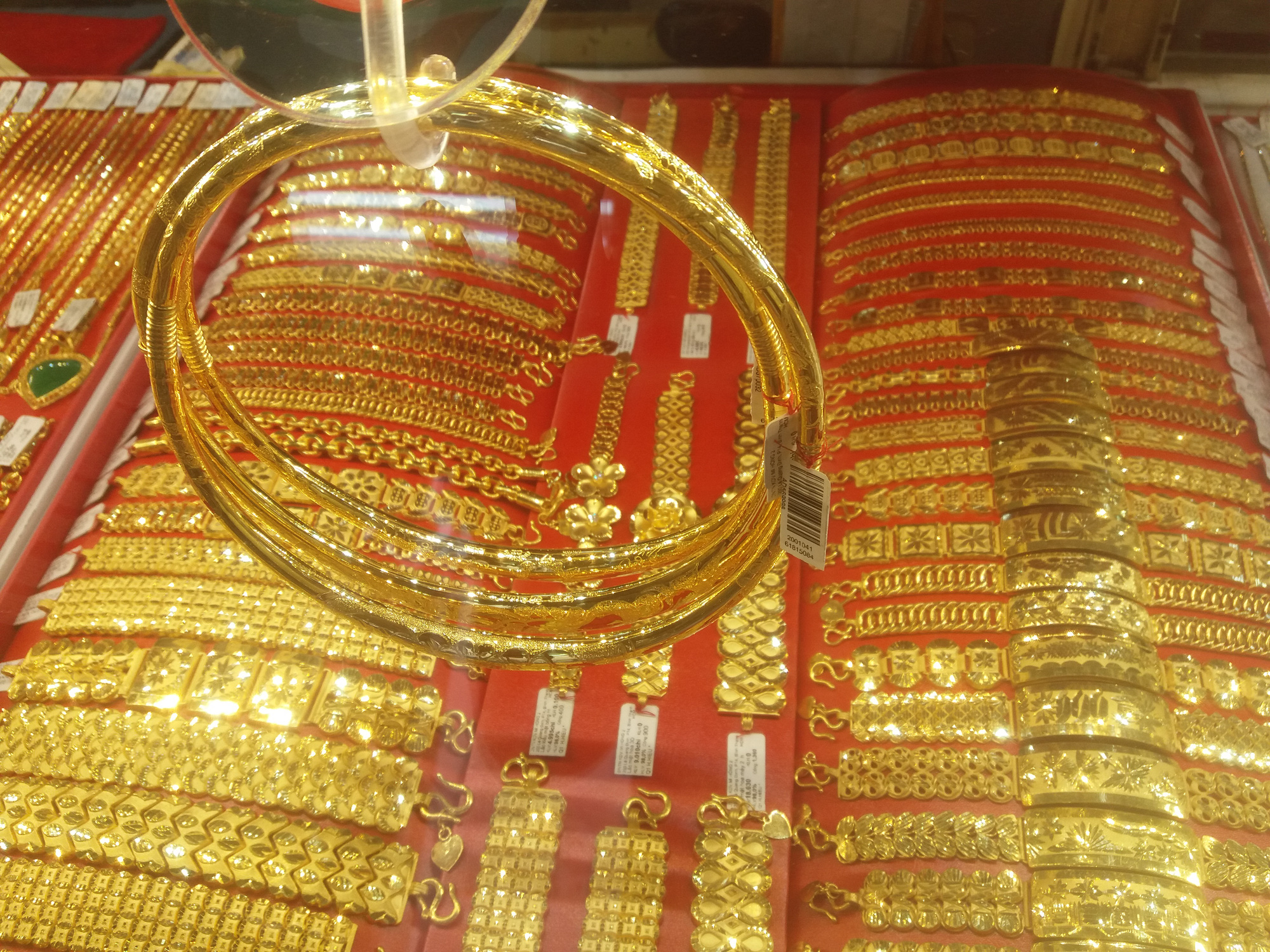 Giá vàng hôm nay 1110 Tiếp tục tăng dịp cuối tuần