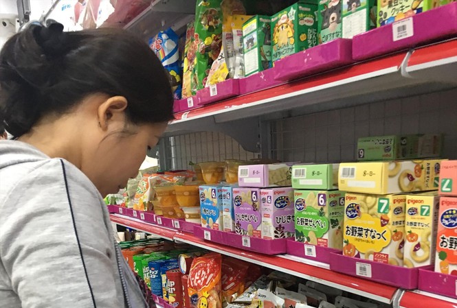 Chặn hàng xách tay bằng tăng mức phạt