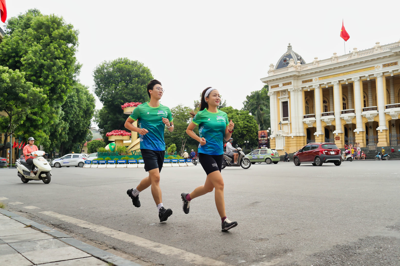 VPBank Hanoi Marathon ASEAN 2020 An toàn  Đón bình minh - Chào bình thường mới