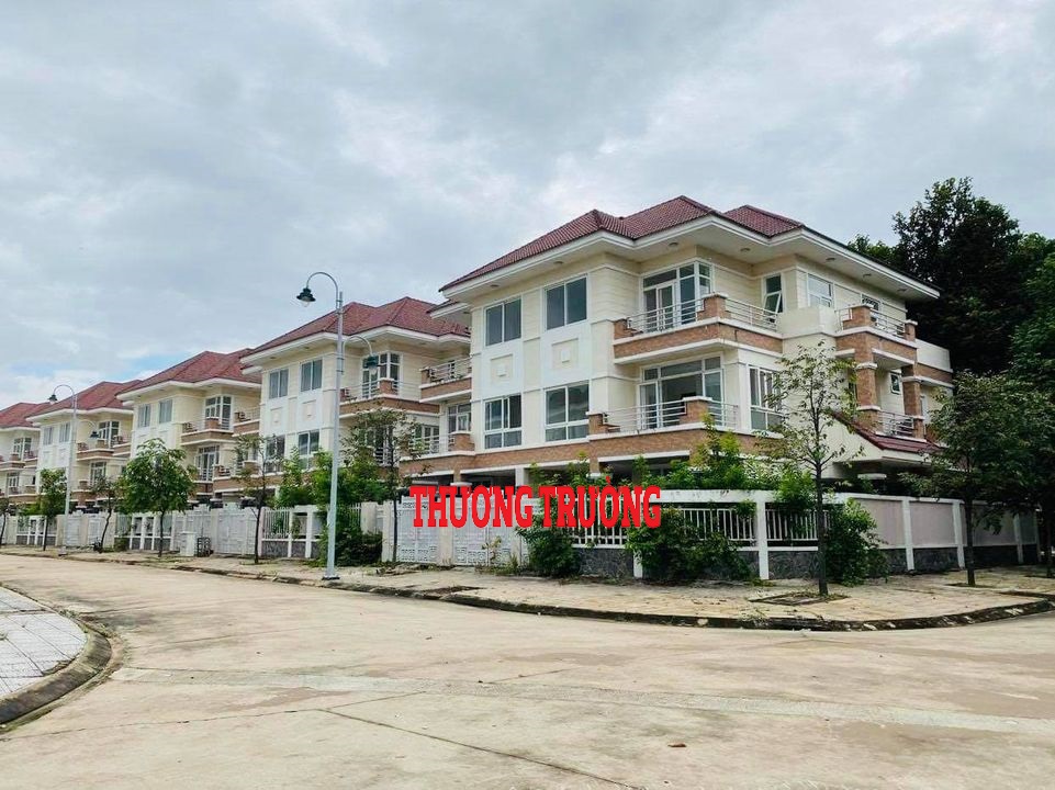 Công ty TMXNK Thanh Lễ xây dựng trái phép tại dự án khu biệt thự vườn Chánh Mỹ mà cơ quan chức năng không hay biết