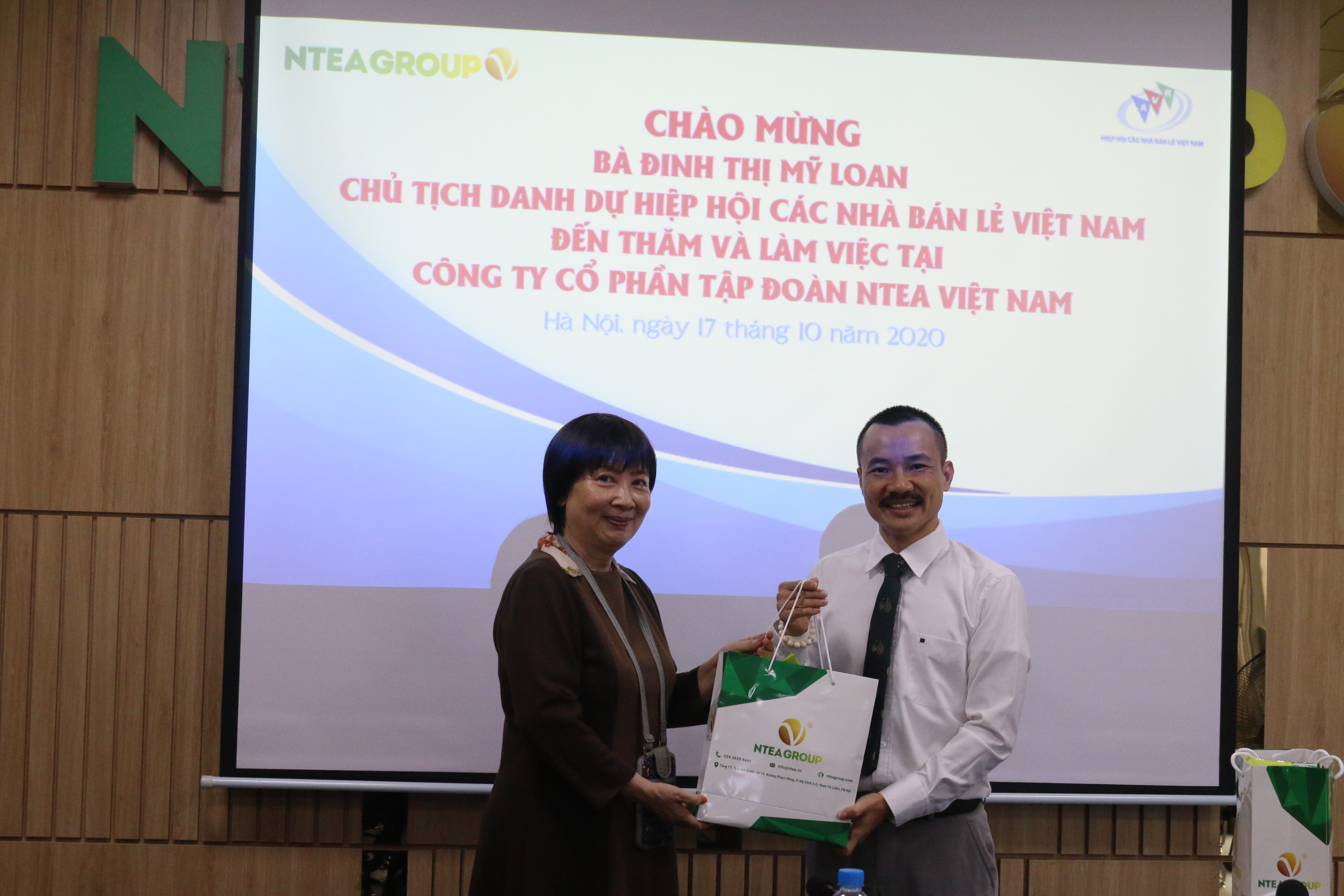 Chủ tịch danh dự AVR thăm và làm việc với Công ty CP Tập đoàn NTEA Việt Nam