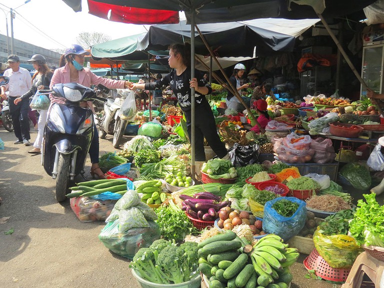 Giá thực phẩm hôm nay 2510 Giá rau củ chững lại sau nhiều ngày tăng mạnh