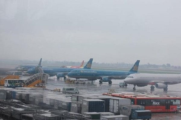 Điều chỉnh hàng loạt chuyến bay tránh bão số 9