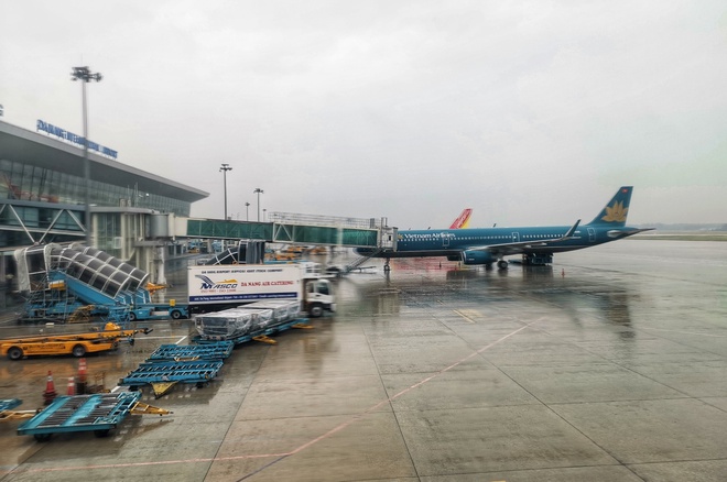 Tạm ngừng hoạt động 5 sân bay do ảnh hưởng của bão số 9
