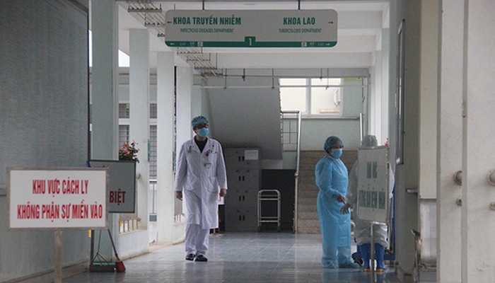 TPHCM Lấy mẫu xét nghiệm 38 người tiếp xúc gần với chuyên gia nghi mắc COVID-19