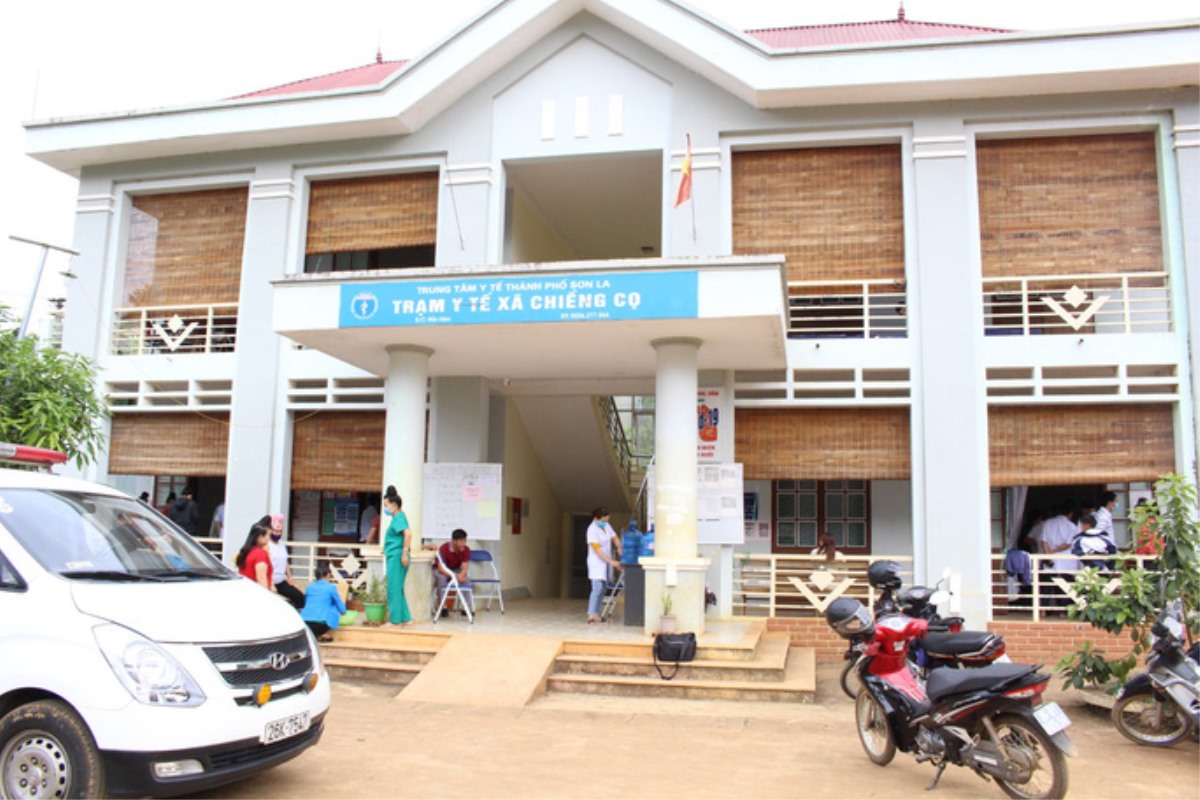 Hơn 40 học sinh ở Sơn La buồn nôn, đau đầu sau khi ăn sáng cạnh trường