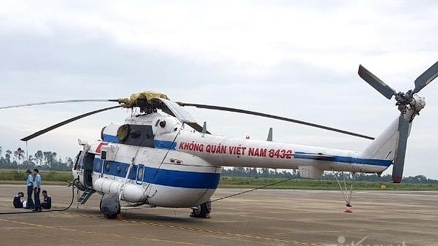 Điều động trực thăng thả 2 tấn hàng cứu trợ cho 3.000 dân bị cô lập ở Quảng Nam