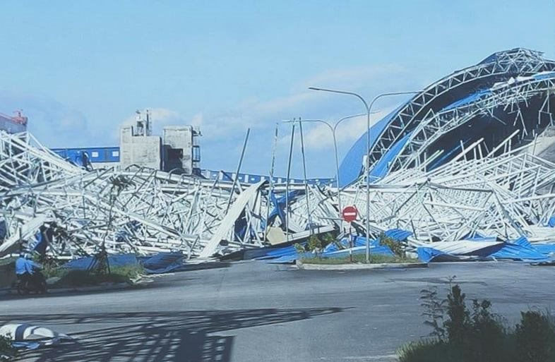 Sập mái nhà xưởng, 5 công nhân công ty Thép Hòa Phát Dung Quất thương vong