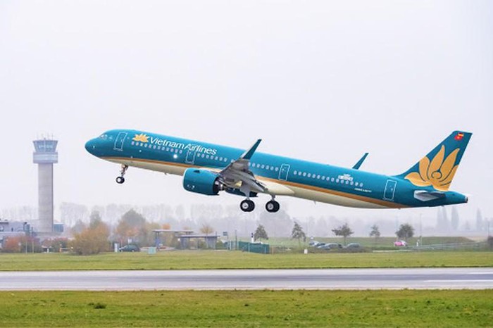 Máy bay Vietnam Airlines khẩn cấp quay đầu vì hành khách dùng bật lửa