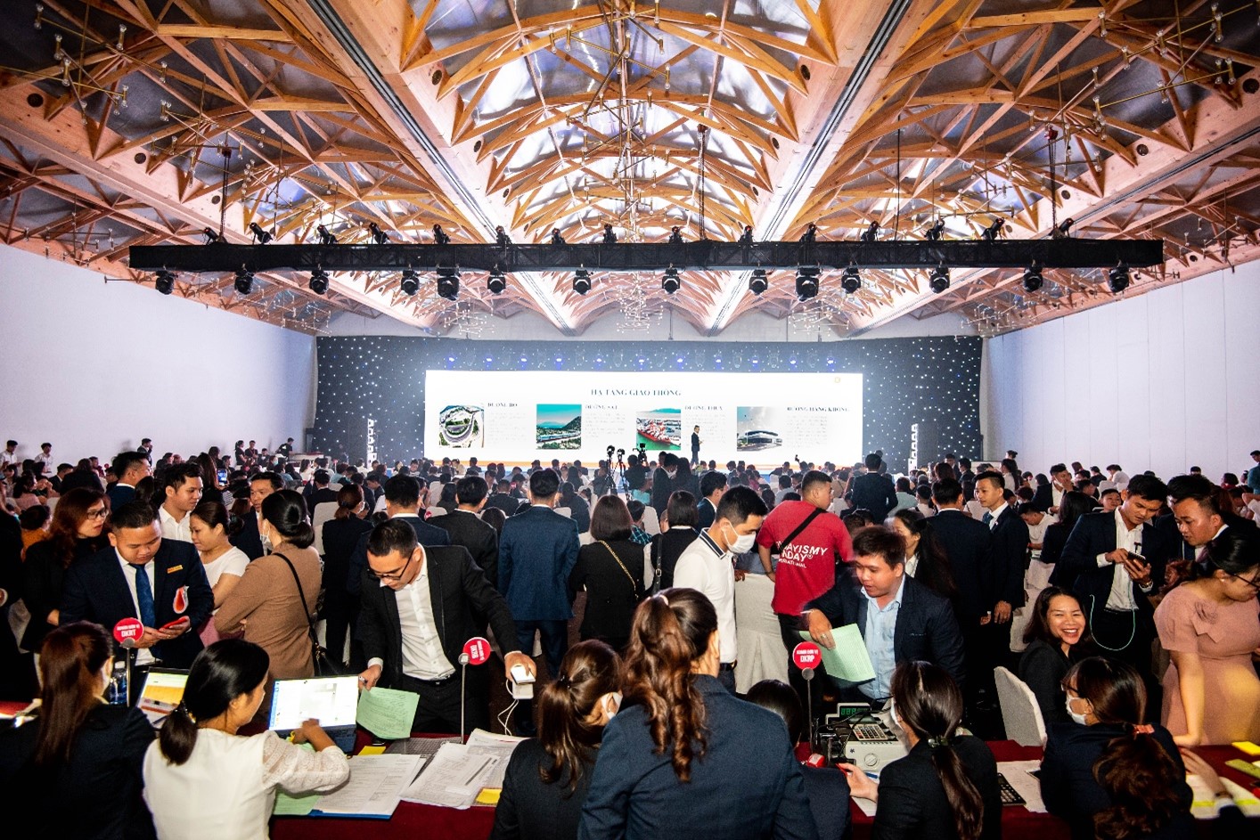 Siêu phẩm phố biển đốt nóng hàng trăm nhà đầu tư