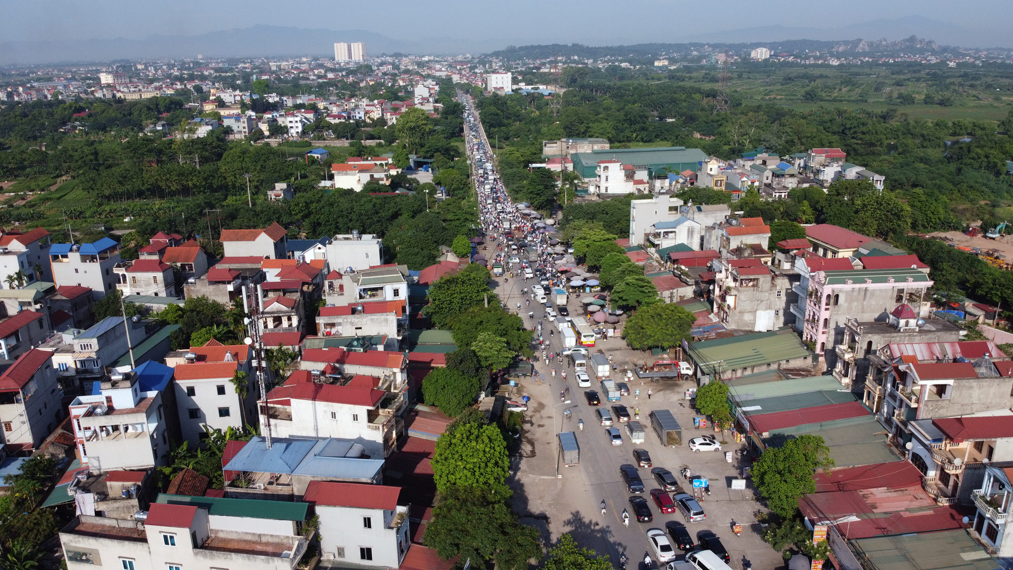 Chỉ nâng cấp, mở rộng Quốc lộ 6 khi cần thiết