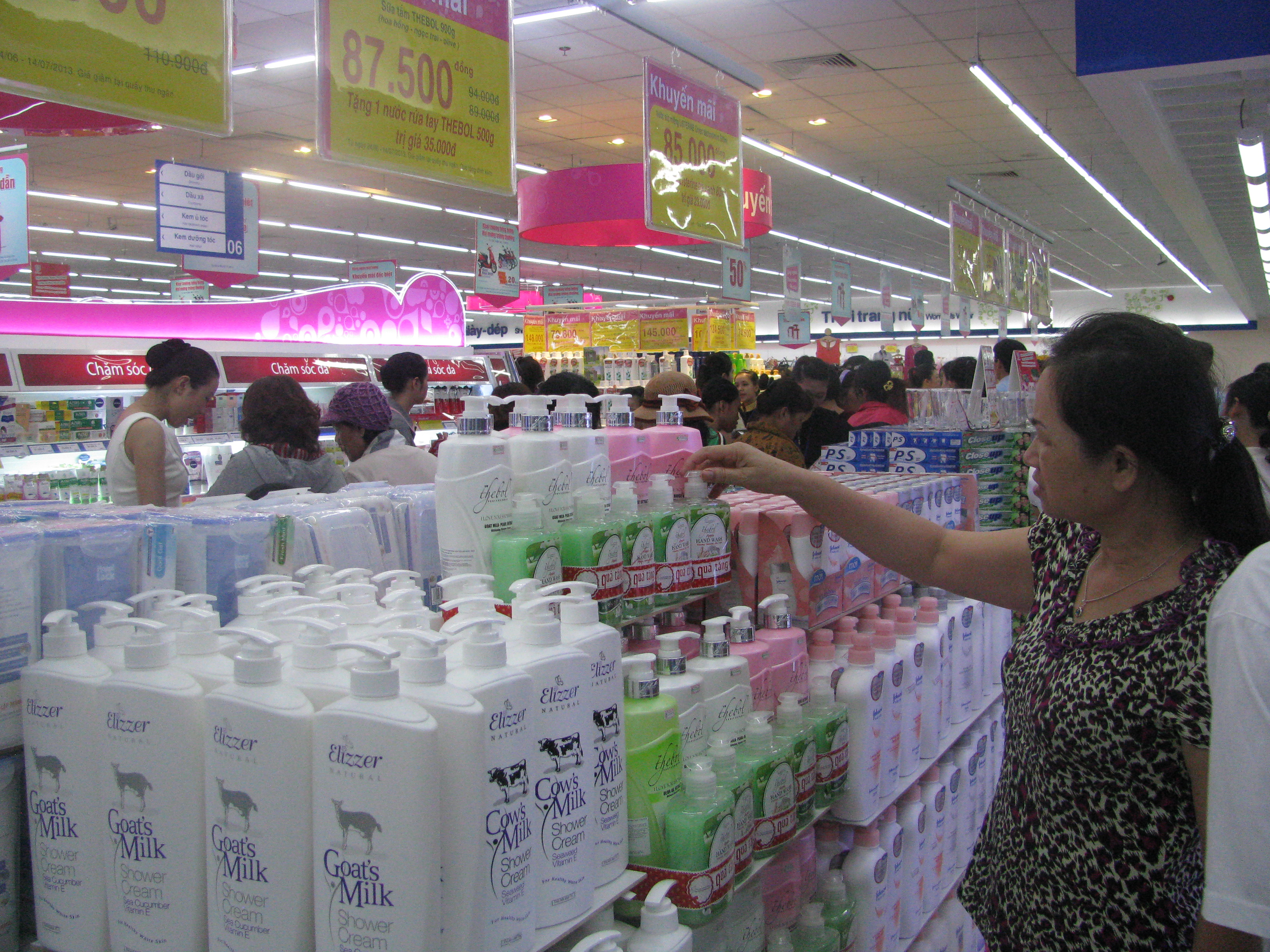 TPHCM Đẩy mạnh khuyến mãi kích cầu tiêu dùng