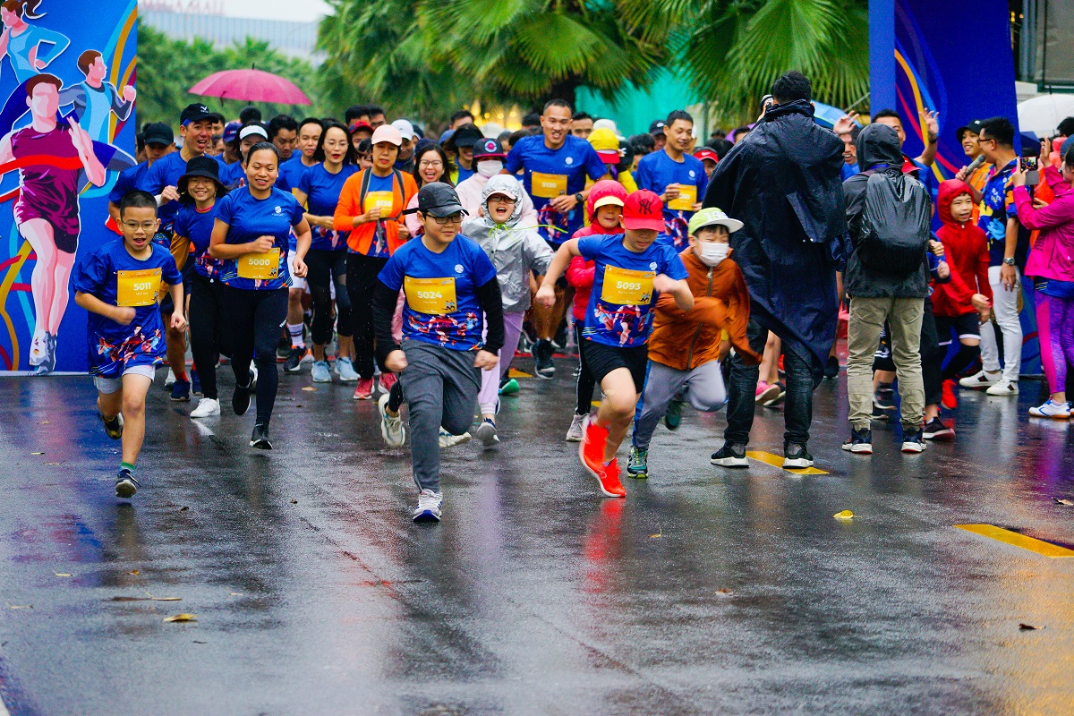 Bùng nổ ngày hội thể thao đầu tiên bên bờ biển giữa trung tâm thủ đô