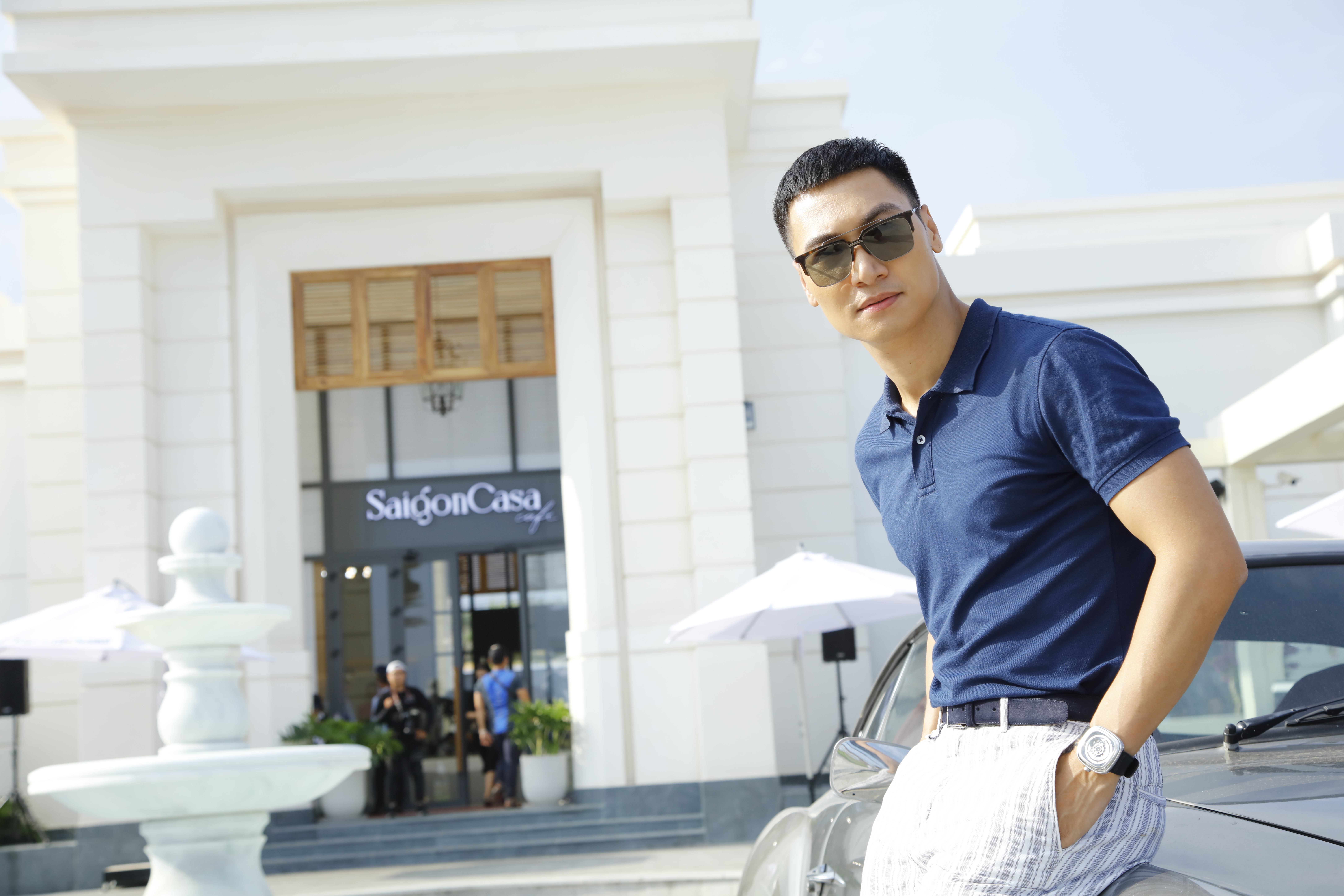 Diễn viên Mạnh Trường chọn second home biển để gia đình đổi gió