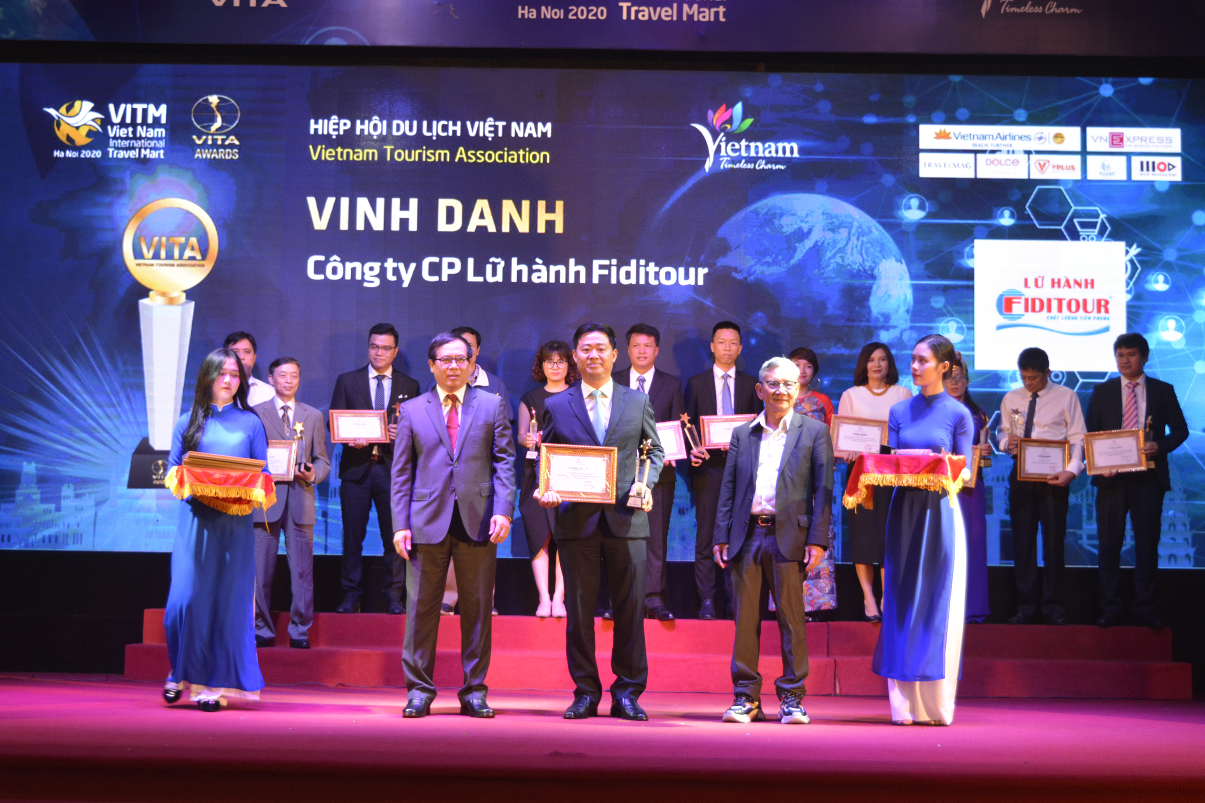 Lữ hành Fiditour Đạt nhiều giải thưởng tại lễ vinh danh doanh nghiệp du lịch tiêu biểu 2019