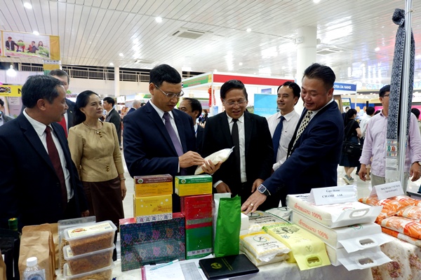 350 gian hàng tham gia hội chợ EWEC