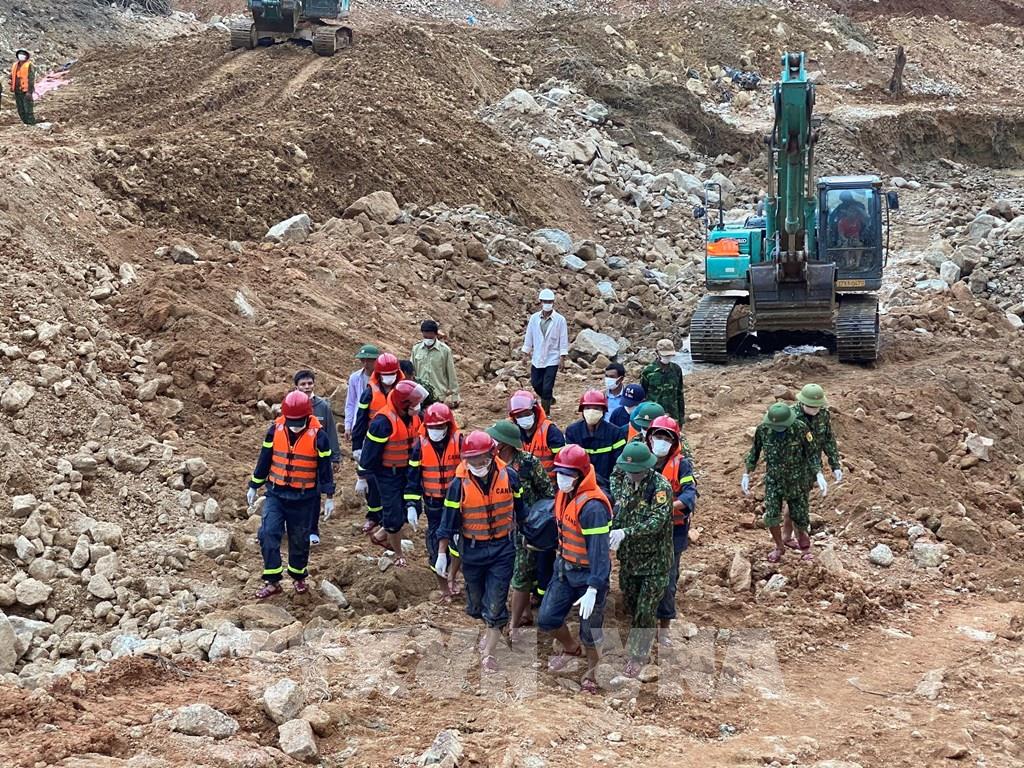 Thêm một thi thể nạn nhân được tìm thấy tại hiện trường vụ sạt lở Thủy điện Rào Trăng 3