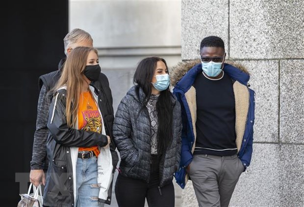 Anh cân nhắc nới lỏng các biện pháp hạn chế dịch COVID-19