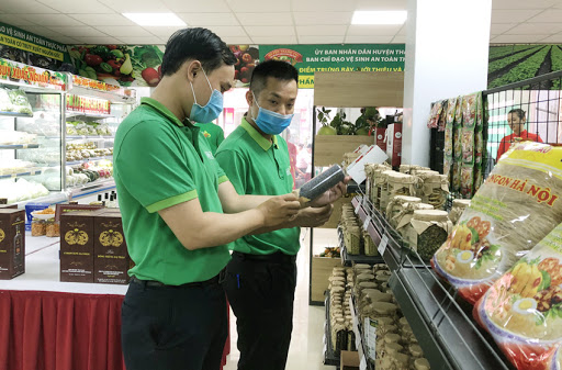 Khai trương Điểm quảng bá sản phẩm OCOP và 17 Cửa hàng kinh doanh trái cây an toàn huyện Thanh trì