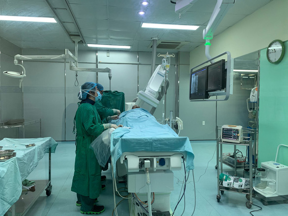 Đà Nẵng Cứu sống nam thiếu niên 17 tuổi bị nhồi máu cơ tim sau khi hút thuốc lá liên tục