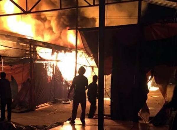 Vĩnh Phúc Cháy lớn tại thị trấn Thổ Tang thiêu rụi nhiều cửa hàng kinh doanh