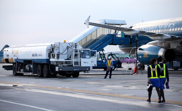Kéo dài thực hiện thuế BVMT nhiên liệu bay đến hết năm 2021