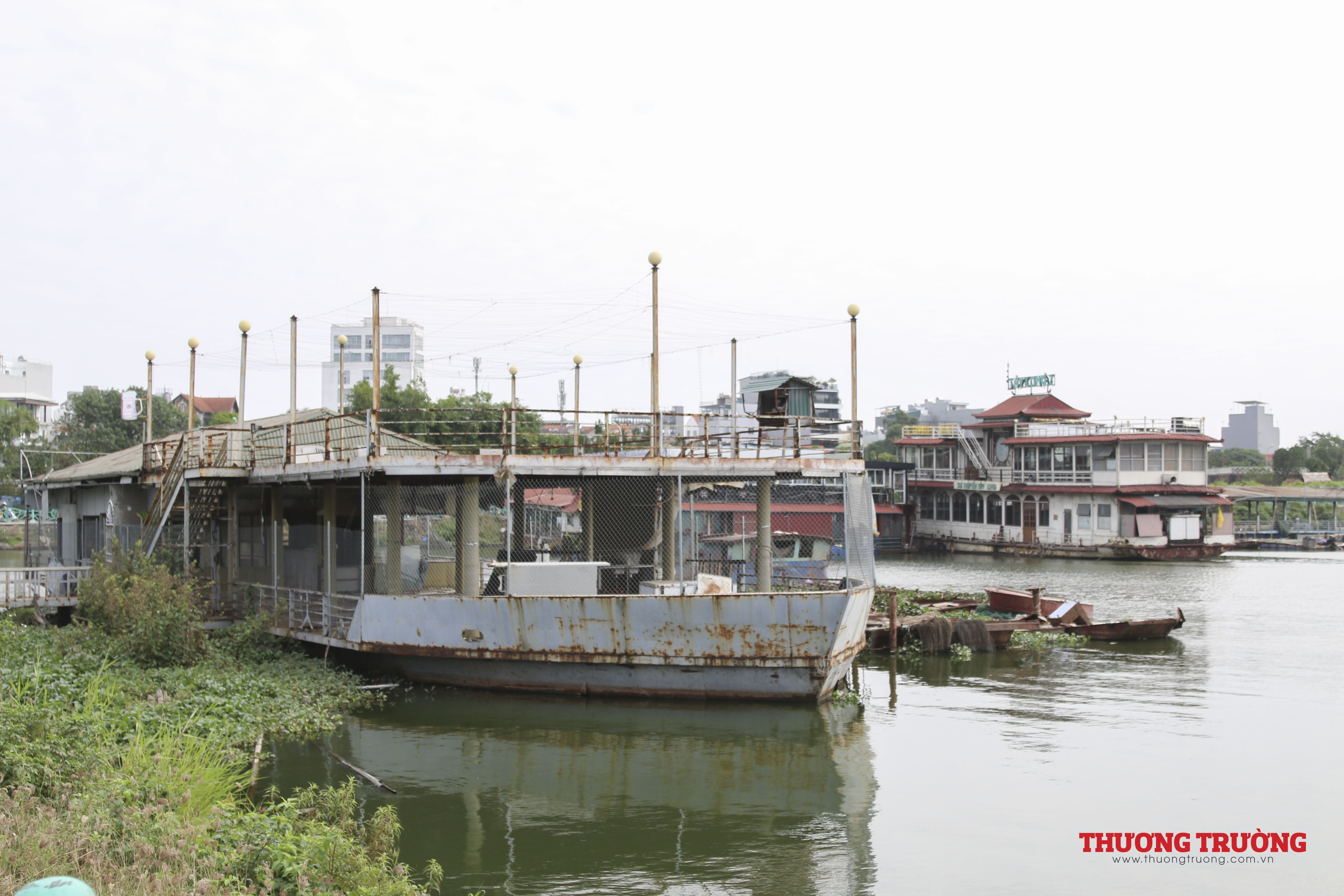 Hà Nội Hoang tàn số phận các nhà hàng nổi trên Hồ Tây sau nhiều năm cưỡng chế