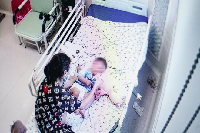 Bệnh nhi 14 tháng tuổi mắc COVID-19 có nồng độ virus rất cao