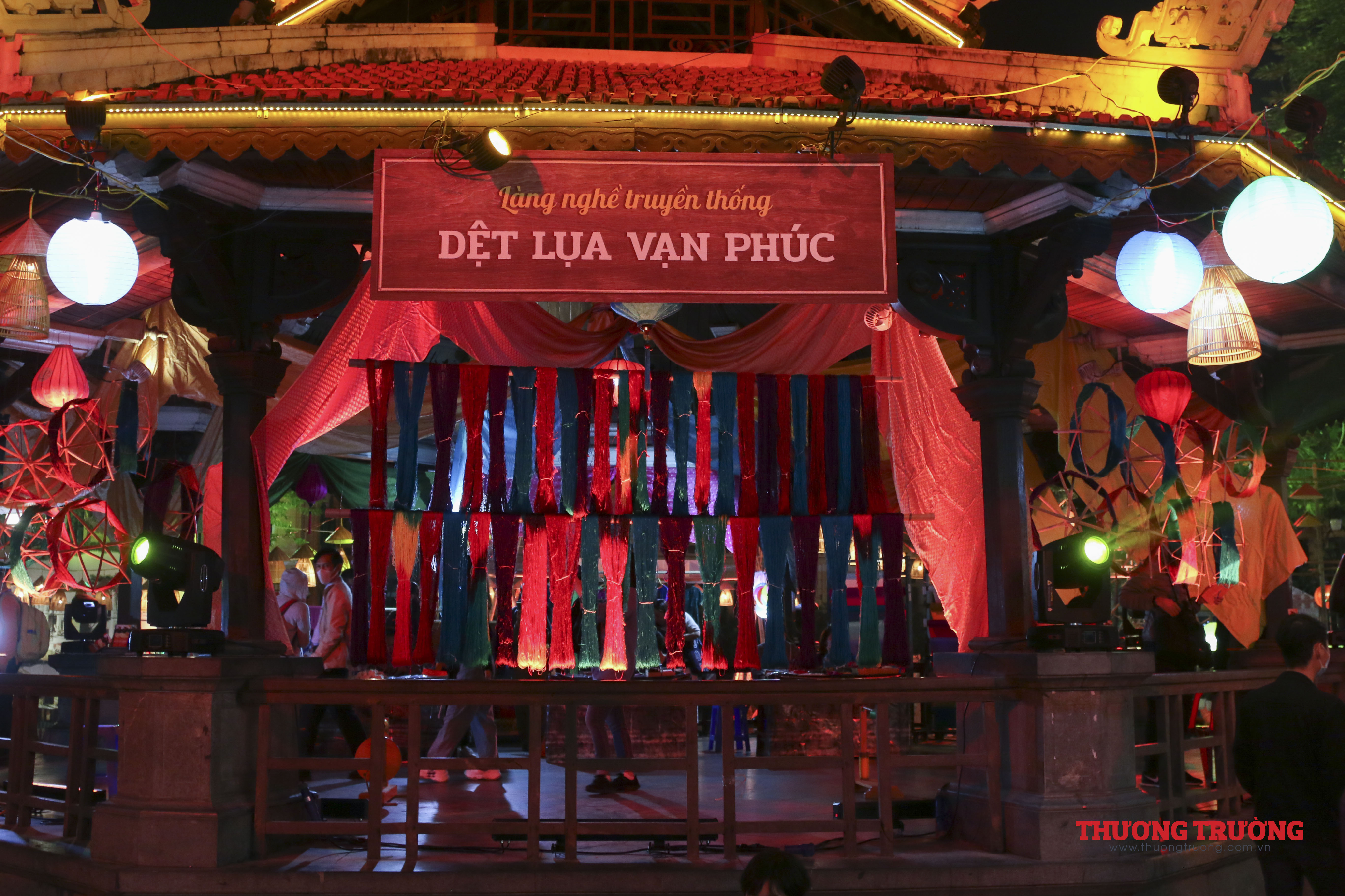 Nhộn nhịp đêm khai mạc Lễ hội Văn hóa dân gian trong đời sống đương đại